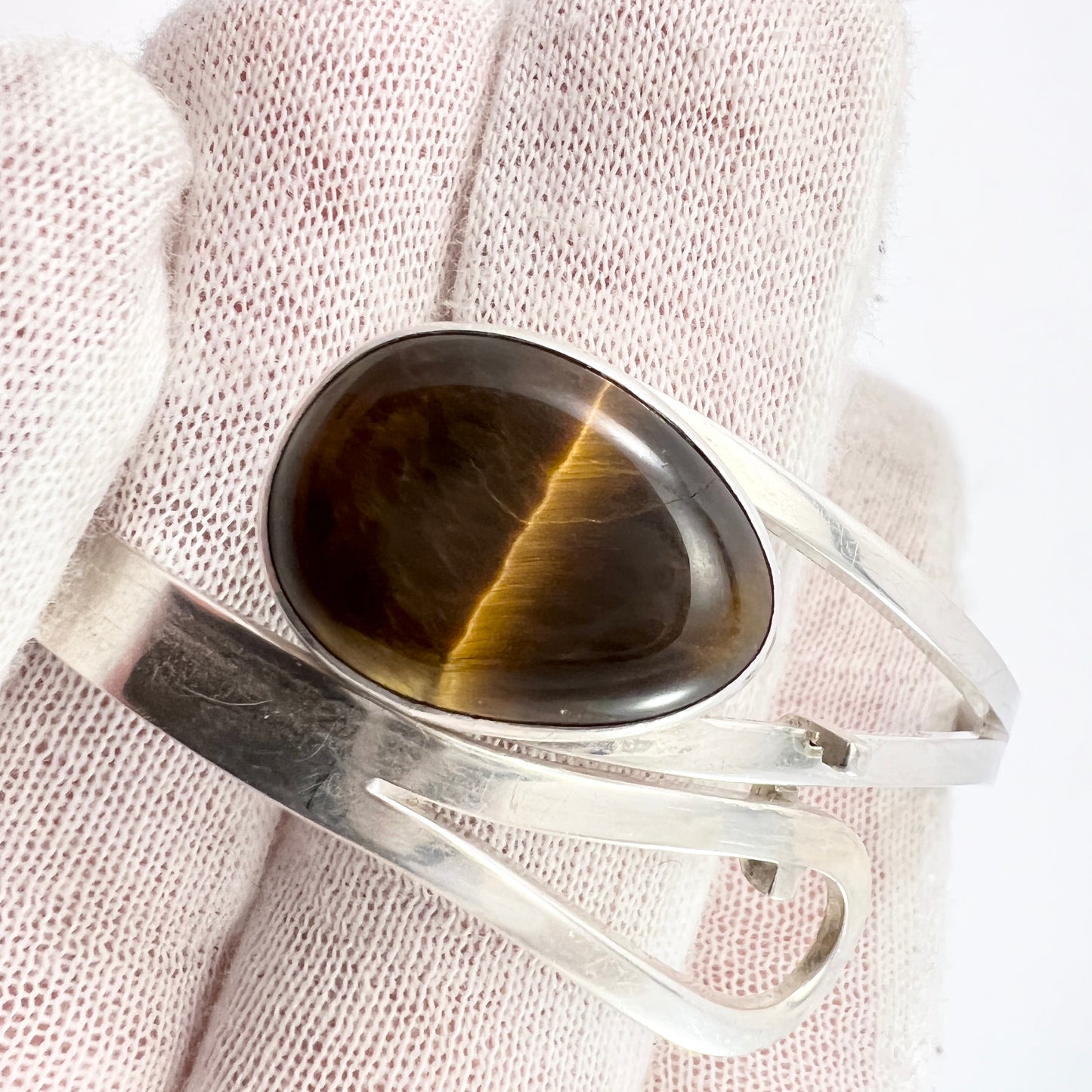 Victor Janson Sweden 1966. Vintage Sterling Silver Tiger's Eye Hinged Bangle Bracelet.