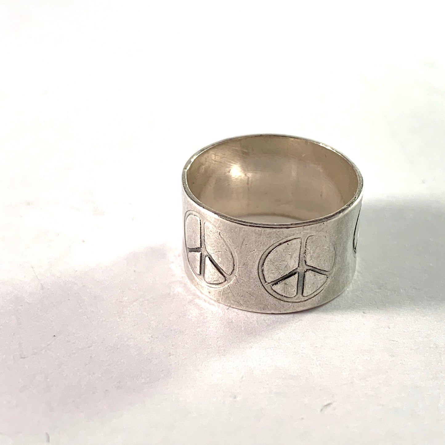 Victor Janson, Sweden 1972. Vintage Hippie Peace Sign Sterling Silver Ring.