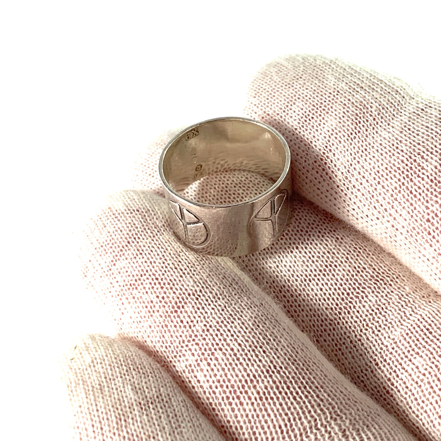 Victor Janson, Sweden 1972. Vintage Hippie Peace Sign Sterling Silver Ring.