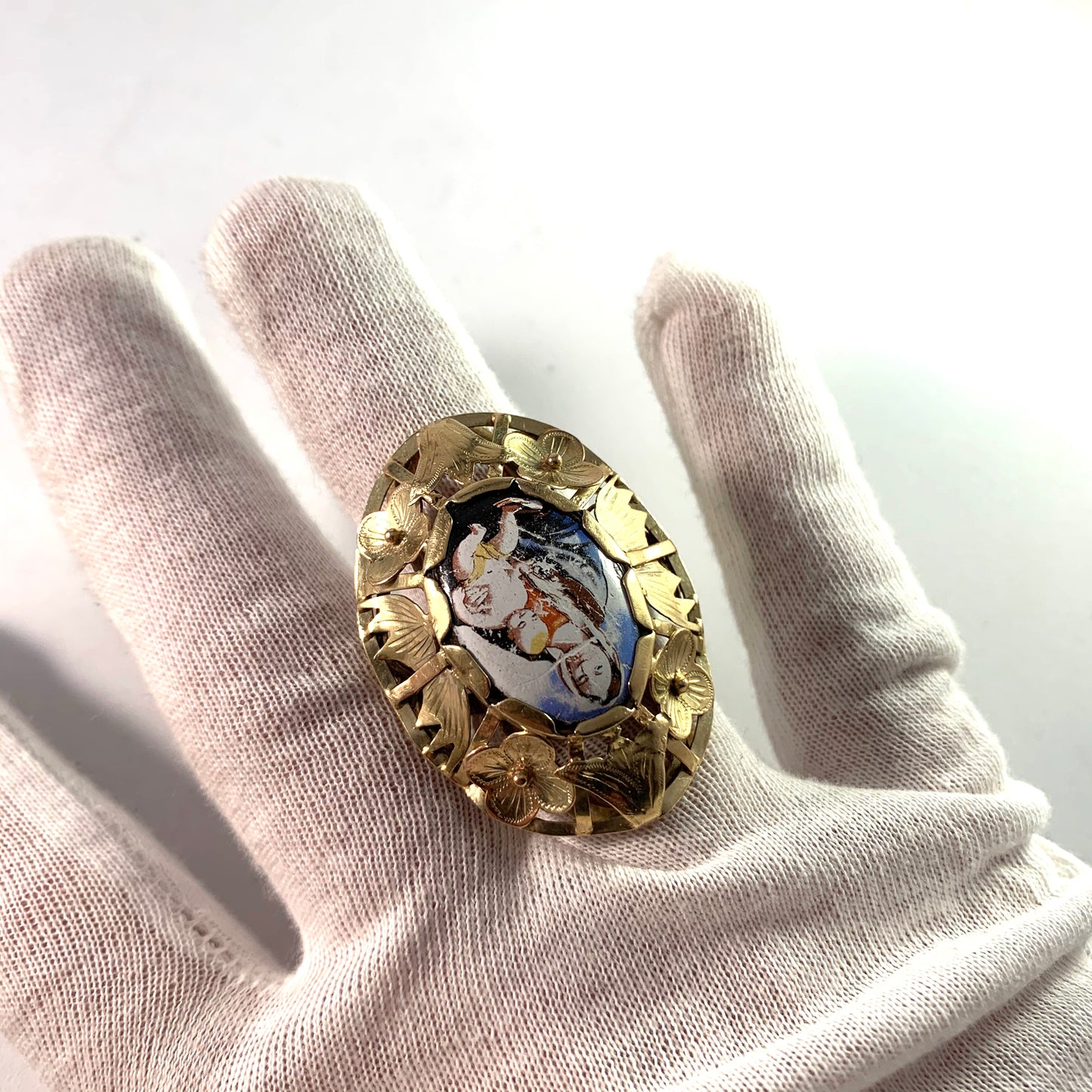 Antique 14k Gold Virgin Mary Massive 18.5gram Ring.