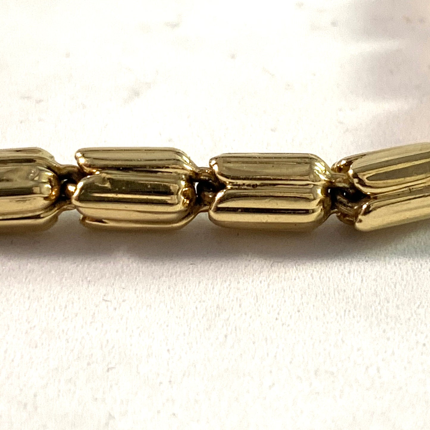 Chimento, Italy Vintage 18k Gold Diamond Tulip Bracelet. 18.6gram.