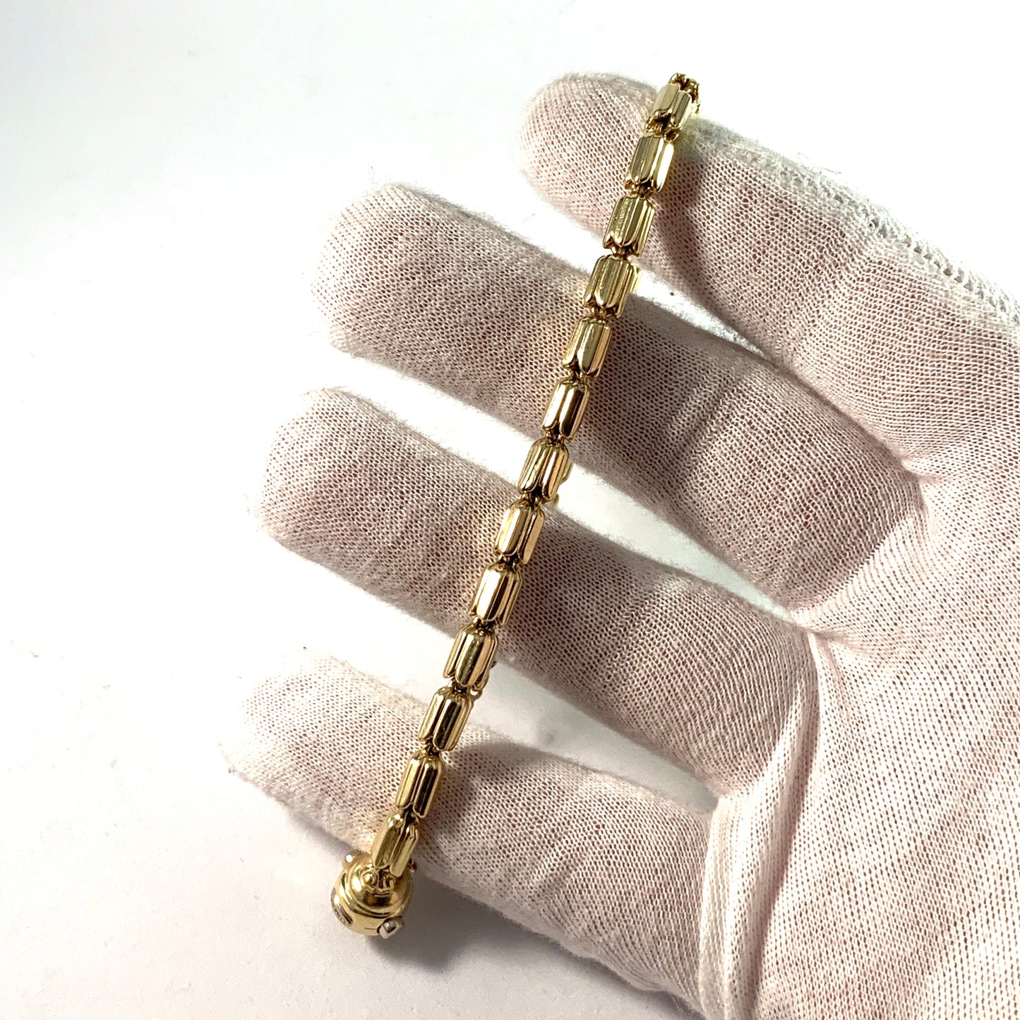 Chimento, Italy Vintage 18k Gold Diamond Tulip Bracelet. 18.6gram.