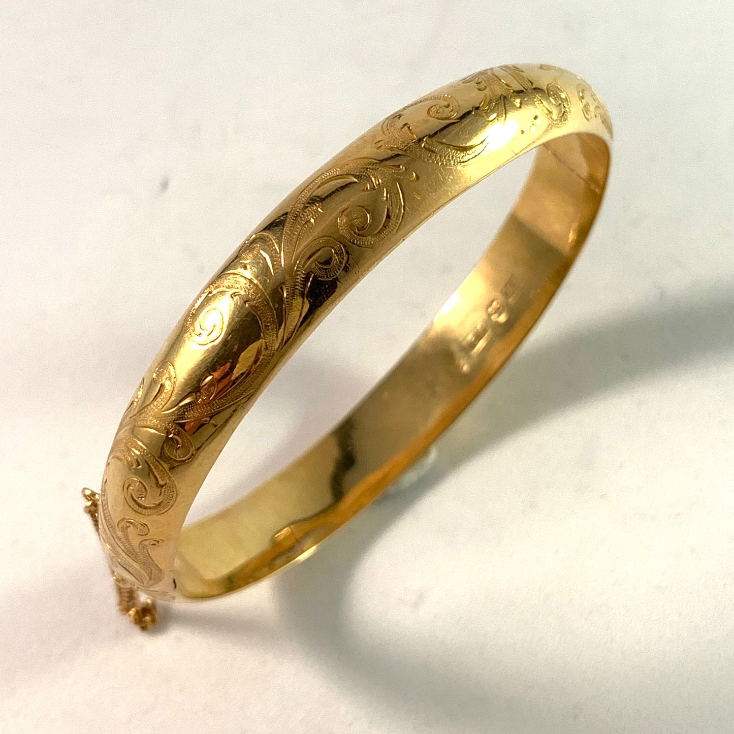 Carl Neuendorf, Sweden 1873, Victorian 18k Gold Bangle Bracelet.