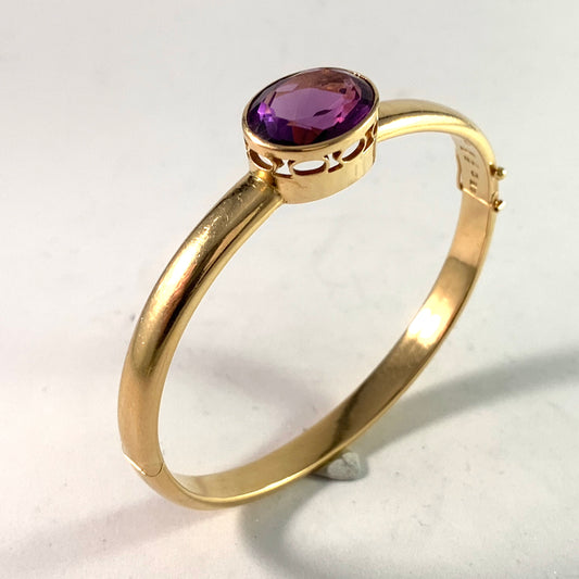 Harry Hermanson, Sweden year 1956, 18k Gold Amethyst Bangle.