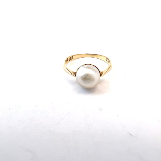 A Rothoff, Sweden 1918. Antique 18k Gold Pearl Ring.