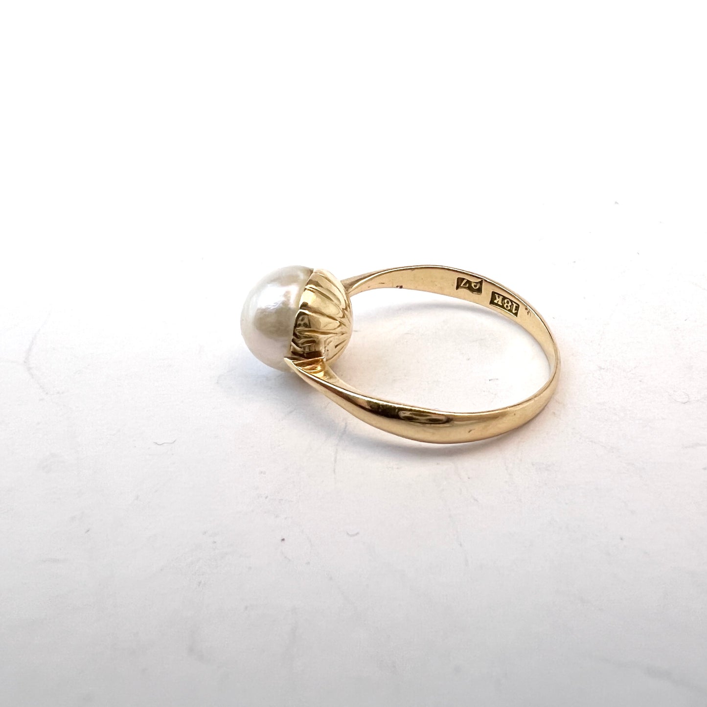 A Rothoff, Sweden 1918. Antique 18k Gold Pearl Ring.