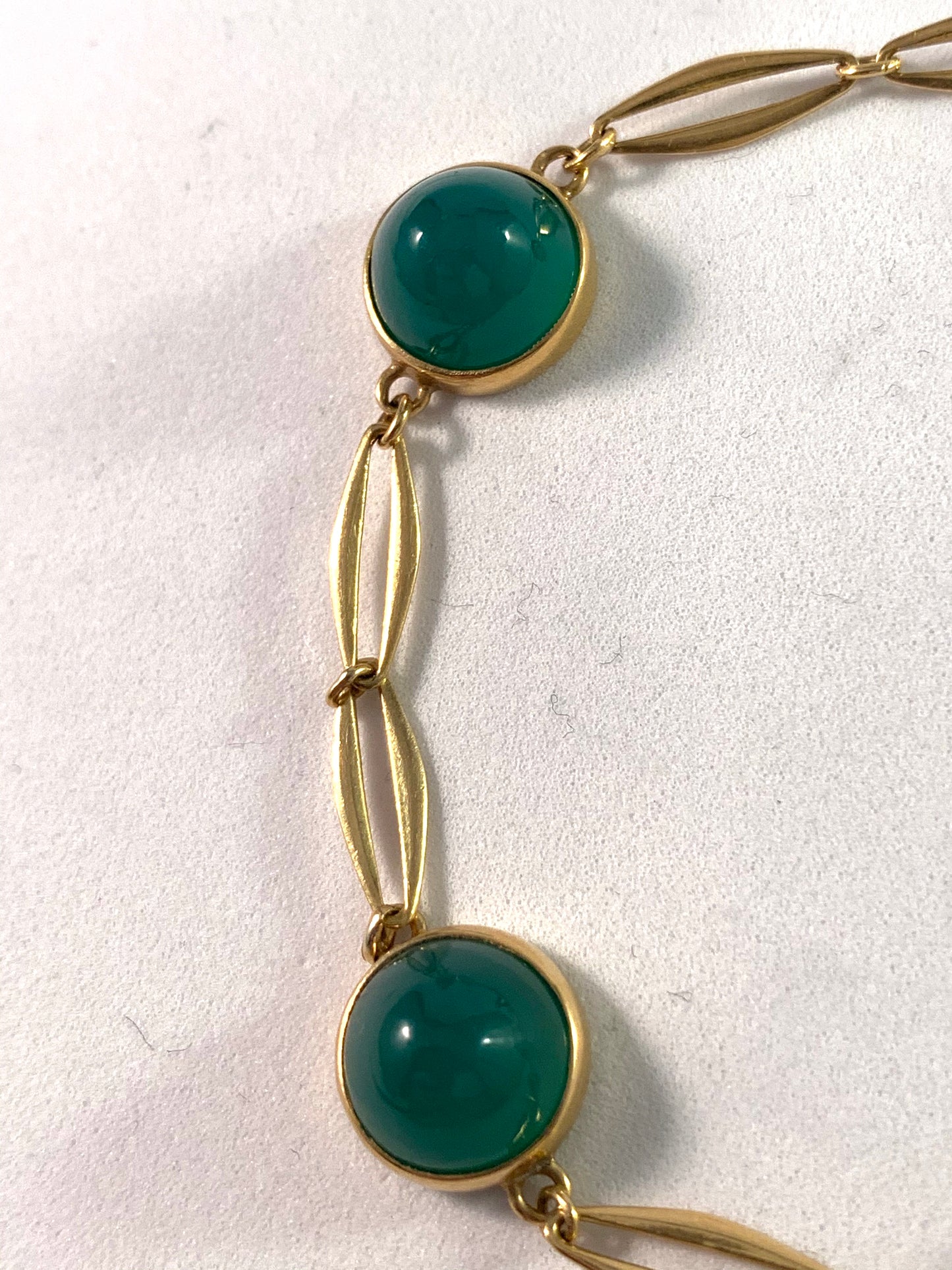 Vintage 18K Gold Chrysoprase Bracelet.