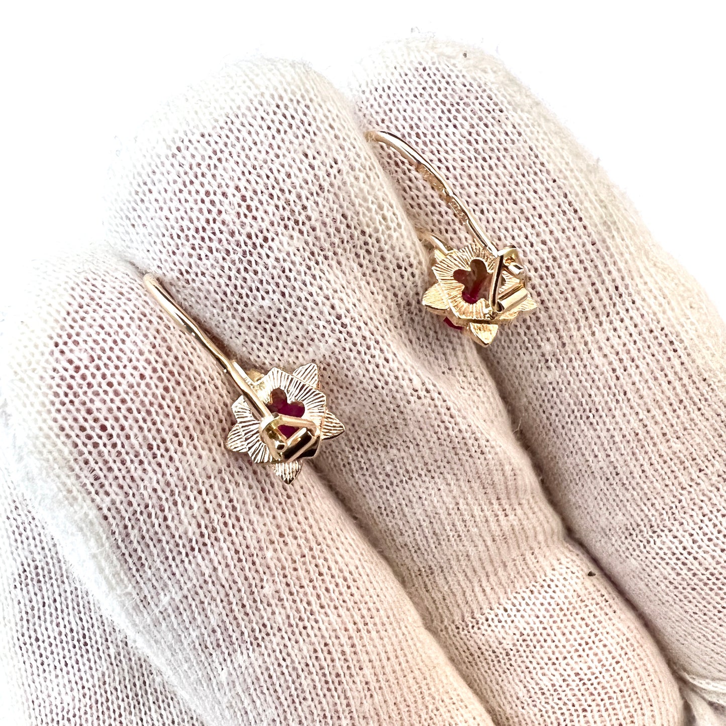 Soviet USSR c 1960-70s. Vintage 14k Gold Synthetic Sapphire Earrings.