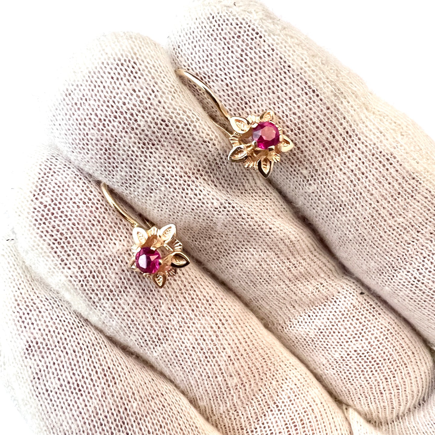 Soviet USSR c 1960-70s. Vintage 14k Gold Synthetic Sapphire Earrings.