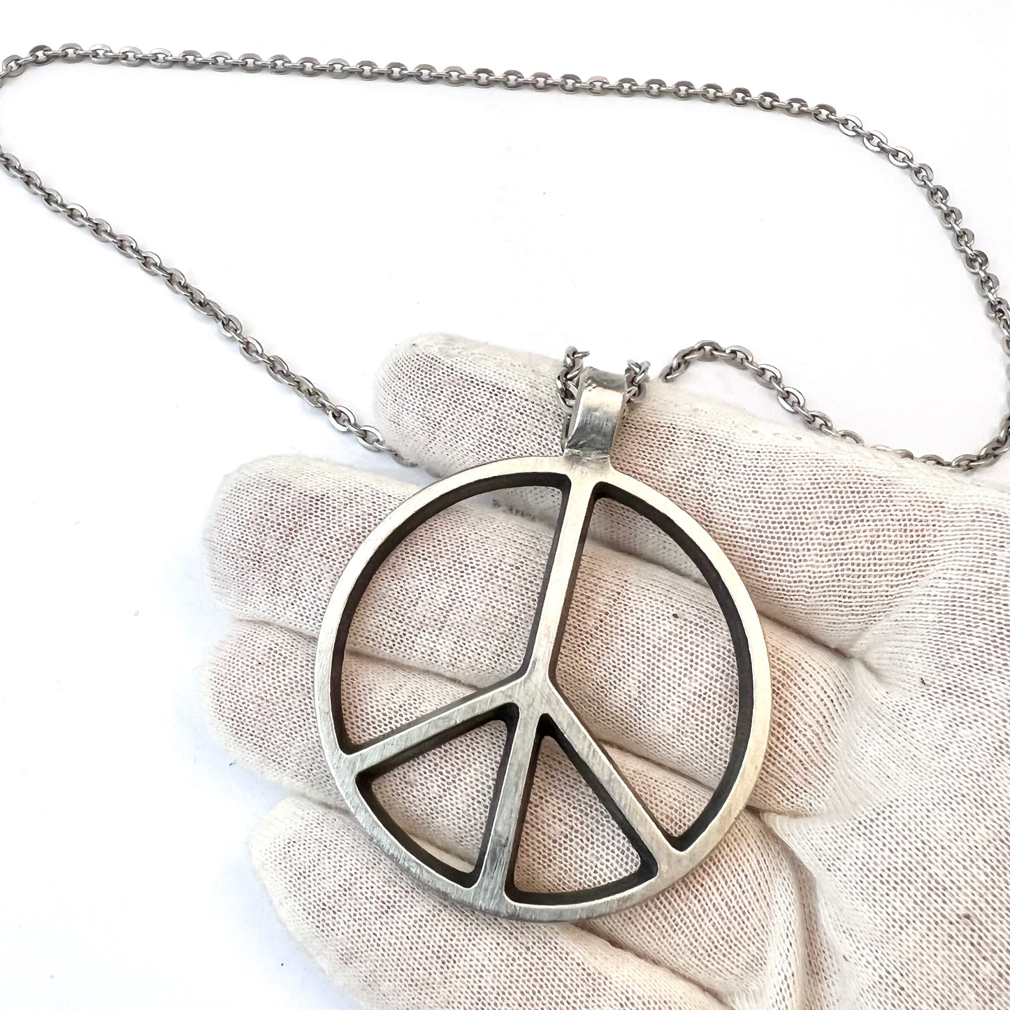 WEGE Tenn, Sweden 1971. Vintage Large Pewter Hippie Peace Sign Pendant Necklace.