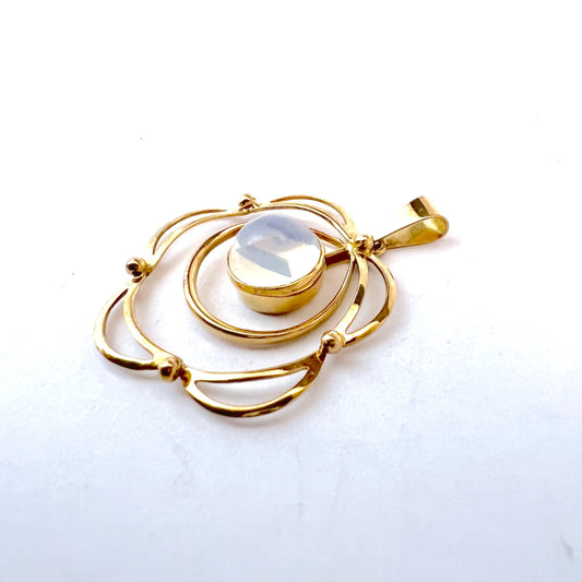 Guldvaruhuset, Sweden 1953. Vintage Mid-century 18k Gold Moonstone Pendant.