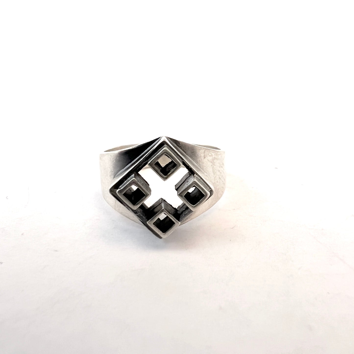 V.Hamara, Finland 1965. Vintage Modernist Solid Silver Ring. Signed.