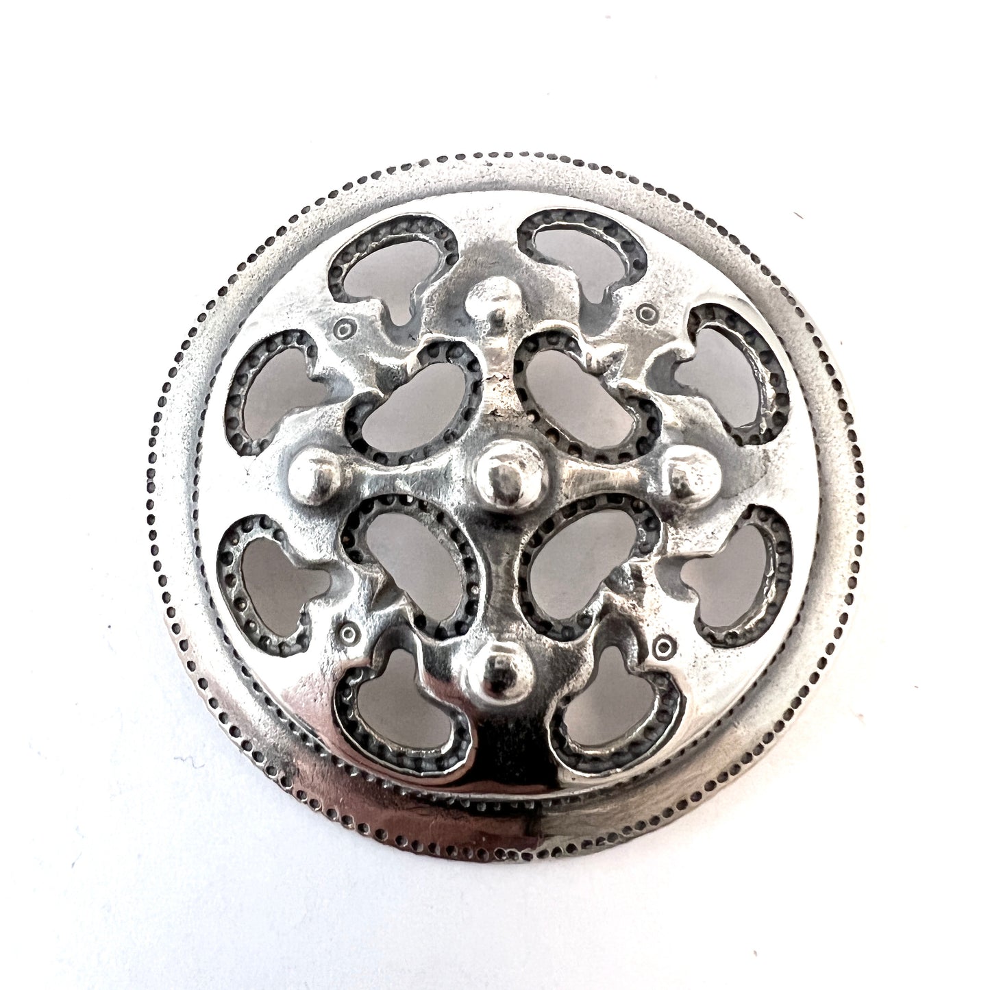 Kalevala Koru, Finland 1966. Vintage Solid Silver Traditional Shield Brooch.