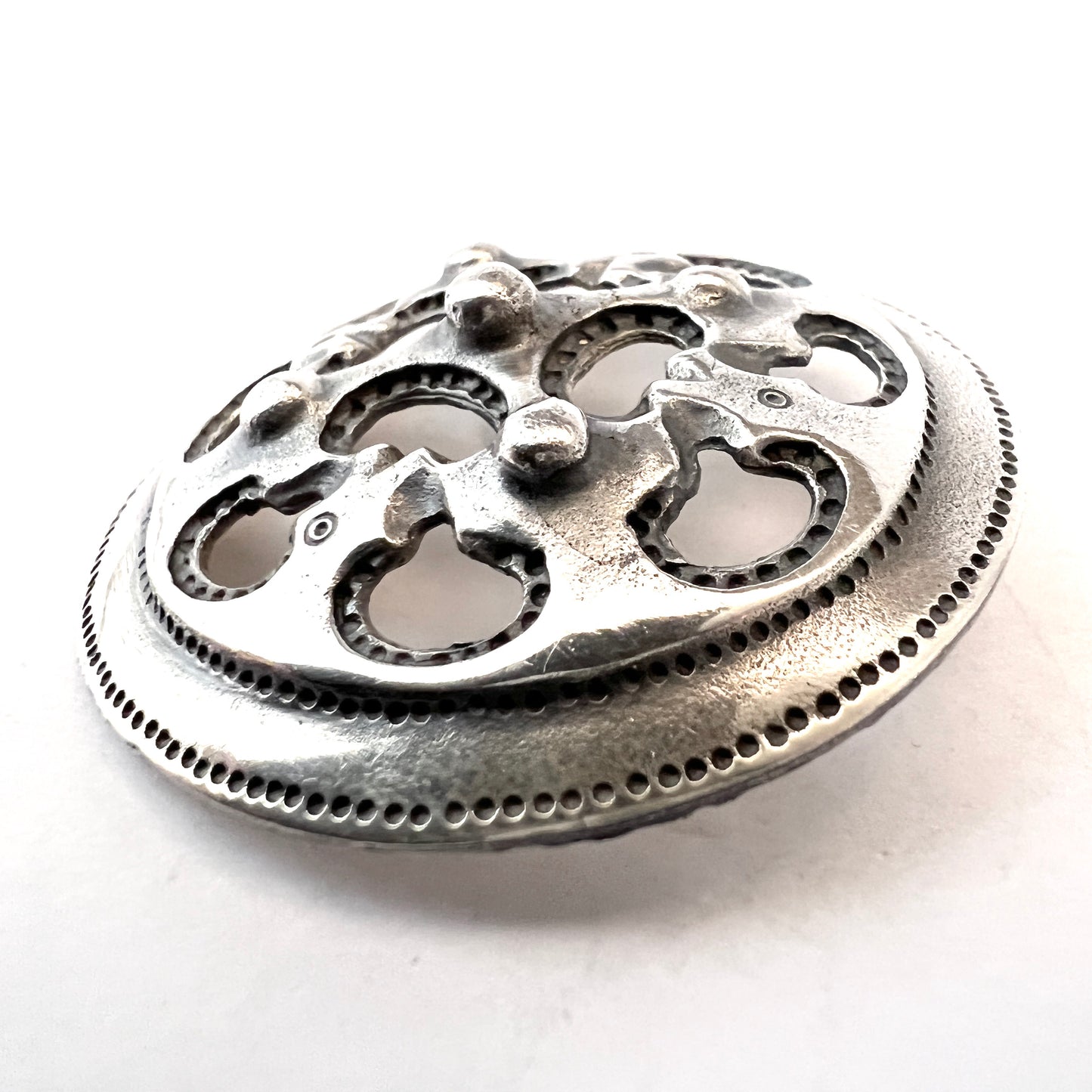 Kalevala Koru, Finland 1966. Vintage Solid Silver Traditional Shield Brooch.