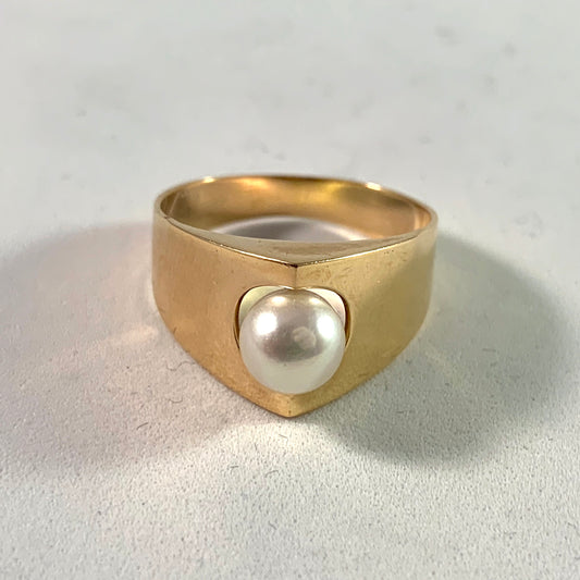 Ceson, Gothenburg 1966, Modernist 18k Gold Pearl Ring.