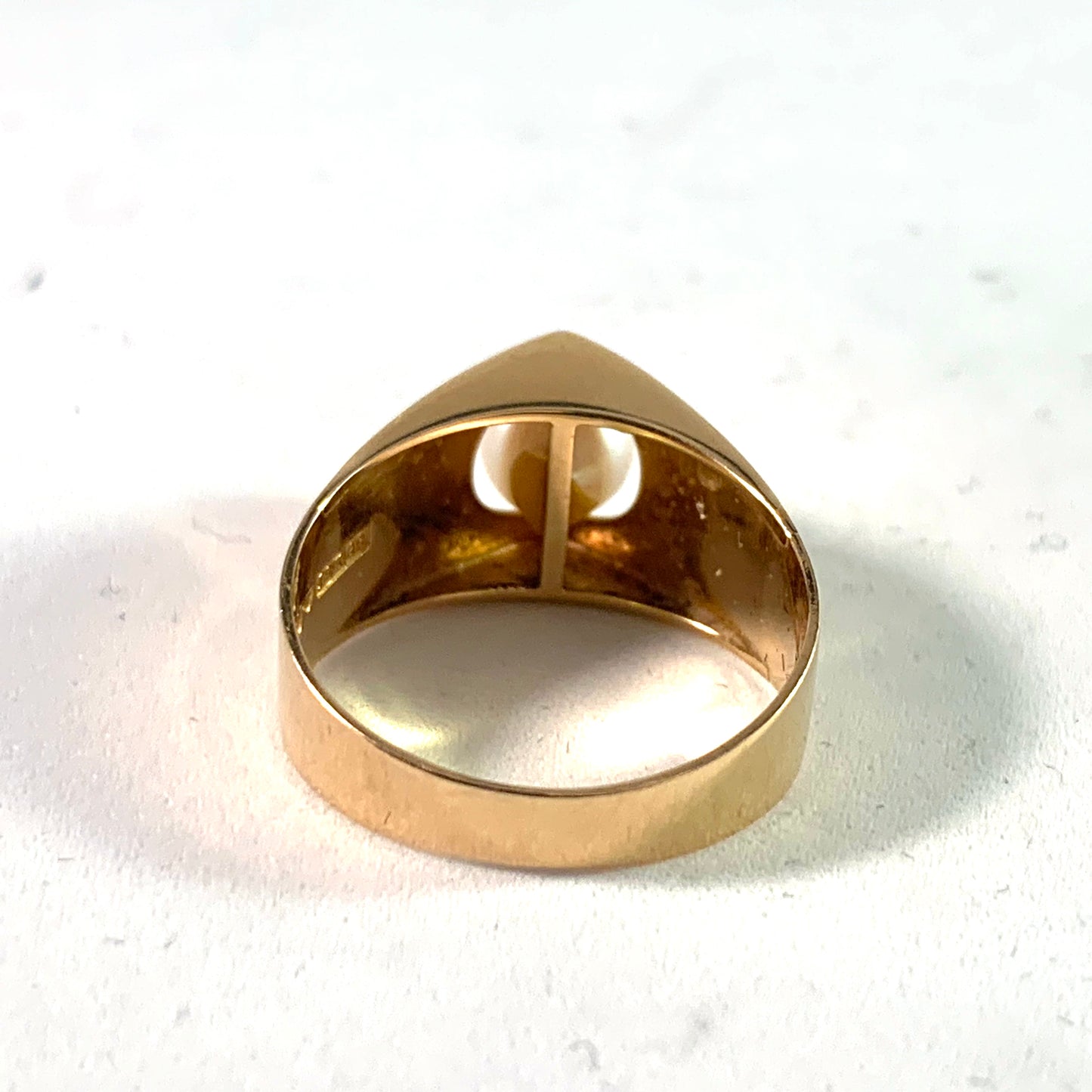 Ceson, Gothenburg 1966, Modernist 18k Gold Pearl Ring.