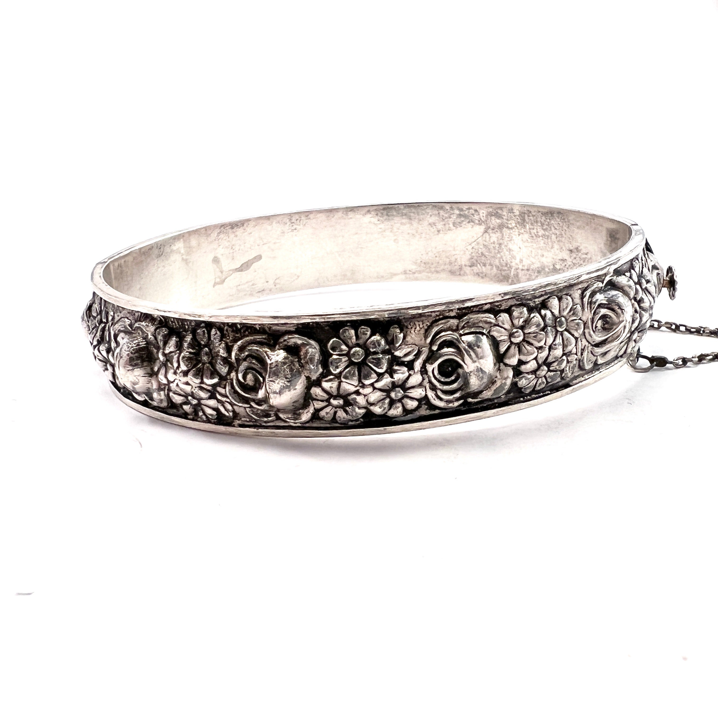 Porto, Portugal 1930-40s Vintage 835 Silver Hinged Flower Bangle Bracelet.