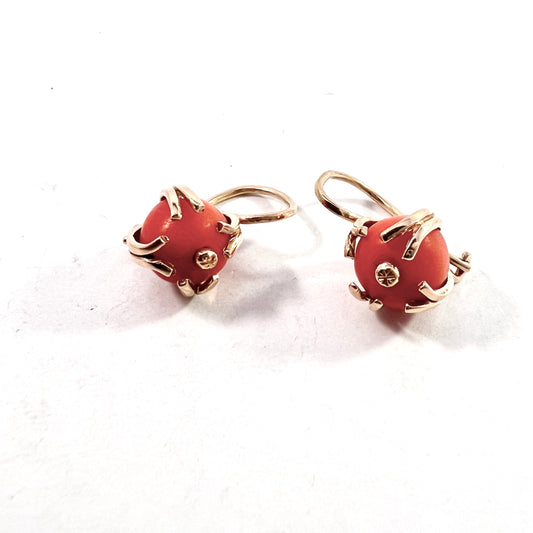 Vintage 18k Gold Coral Earrings. Makers Mark. 8.1gram