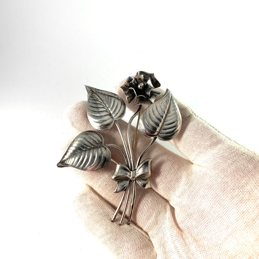 Kaplan, Stockholm 1946. Very Large Sterling Silver Flower Brooch.