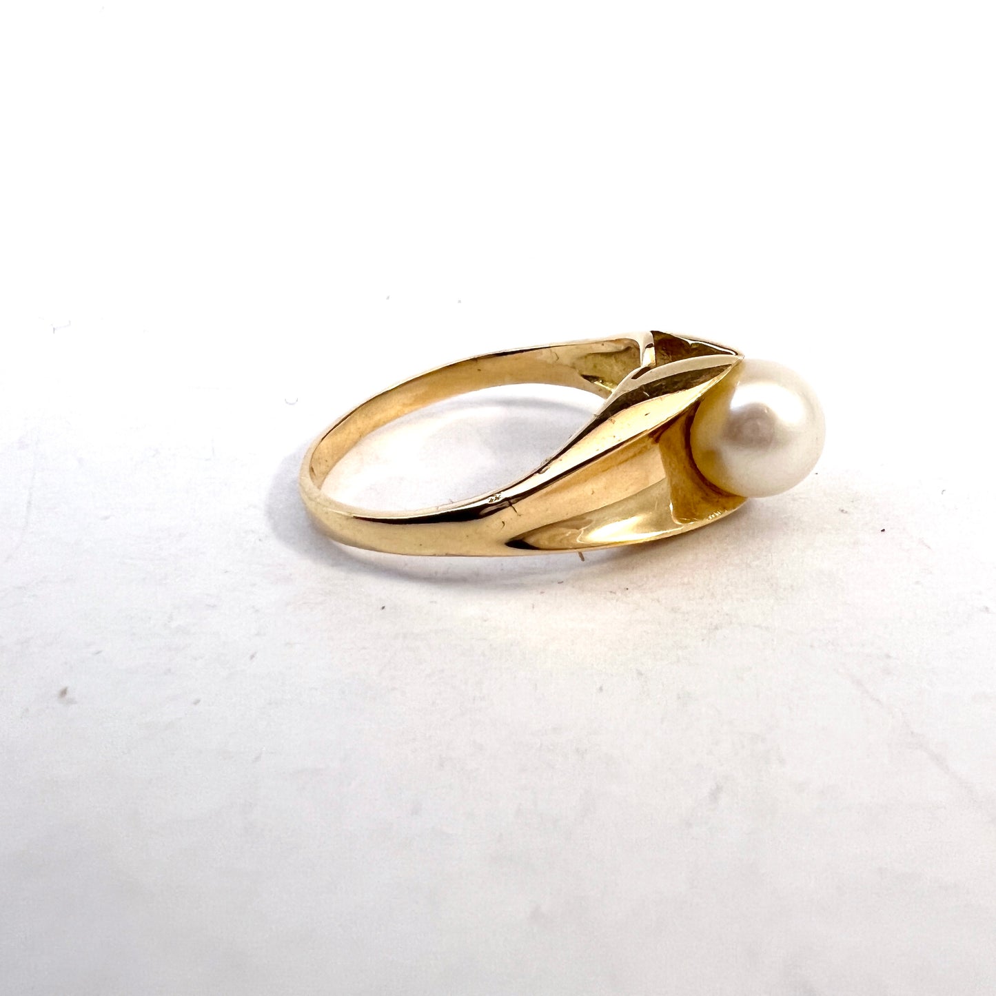 Sweden 1960s. Vintage 18k Gold Cultured Pearl Ring.