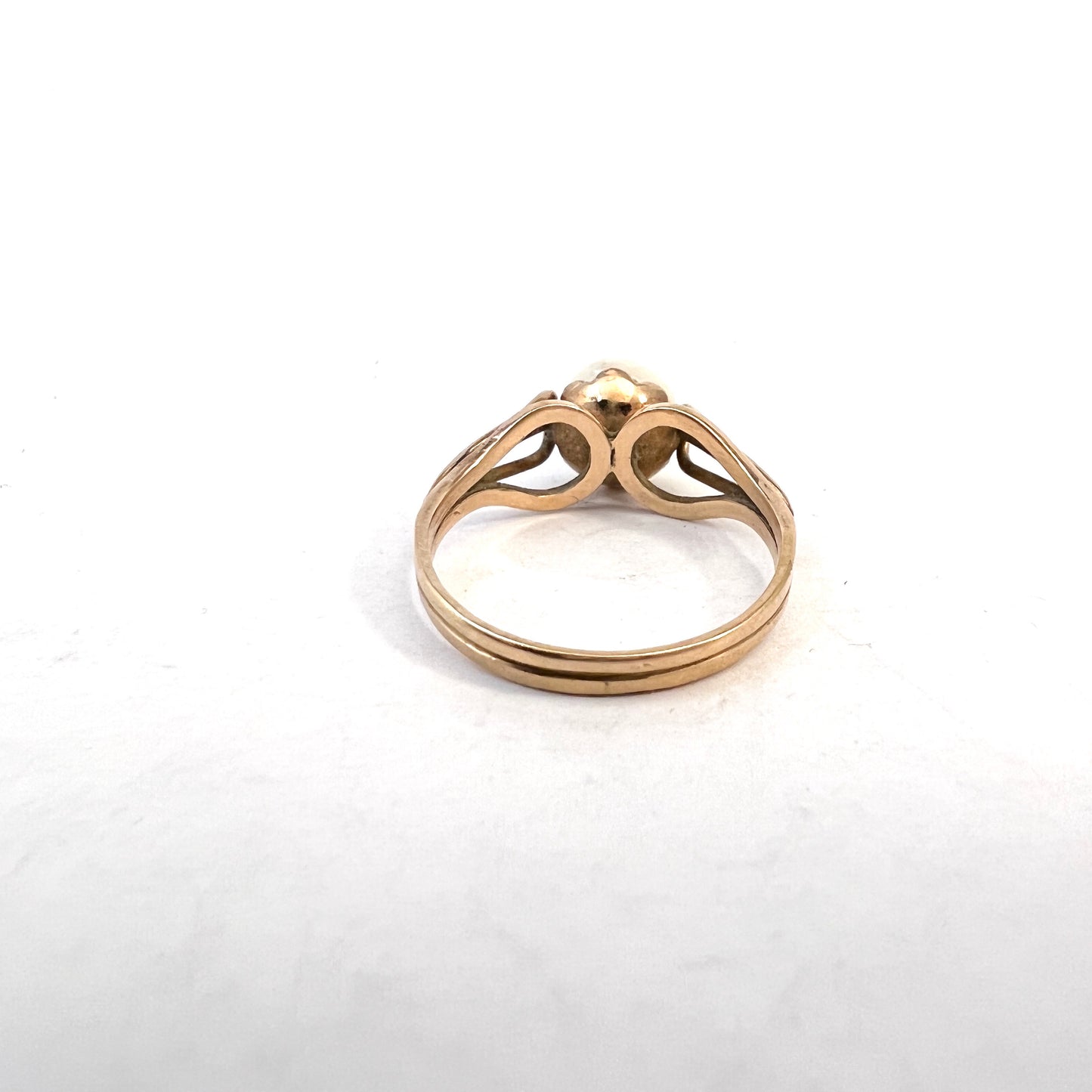 Vintage Mid-Century 14k Gold Cultured Pearl Ring.