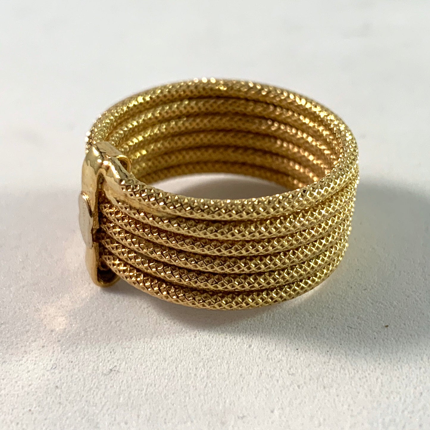 Uno A Erre, Italy Vintage 18k Gold Rope Ring.