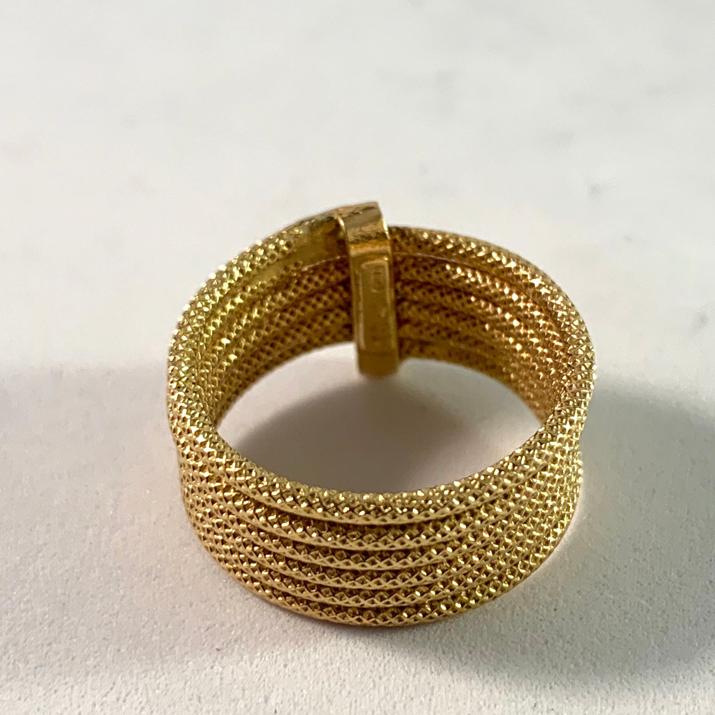 Uno A Erre, Italy Vintage 18k Gold Rope Ring.