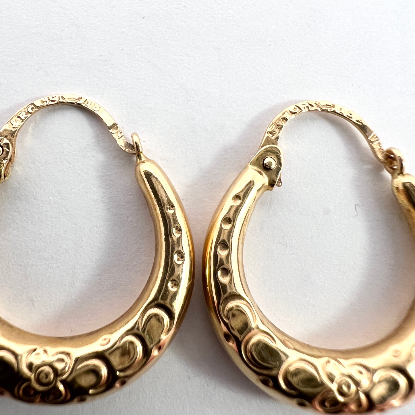 Ceson, Gothenburg Sweden 1954. Vintage 18k Gold Earrings.