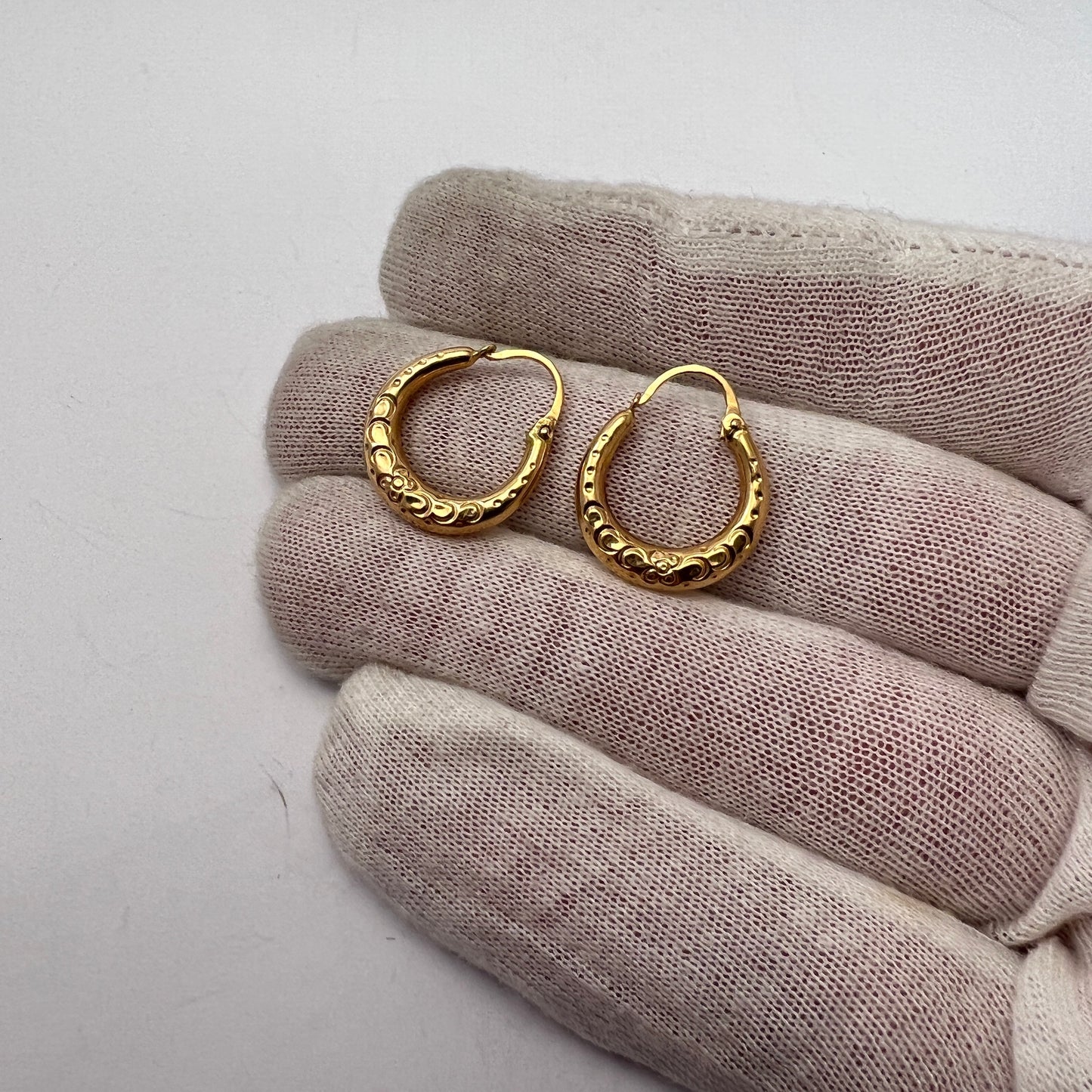 Ceson, Gothenburg Sweden 1954. Vintage 18k Gold Earrings.