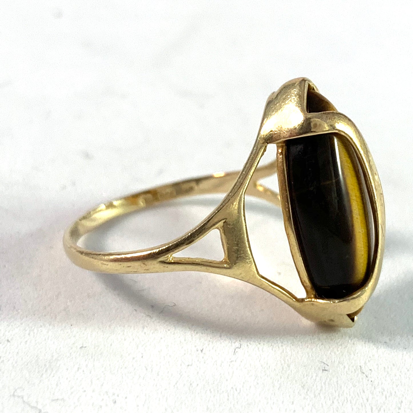 Modernist 14k Gold Tiger-Eye Ring. Maker's Mark.