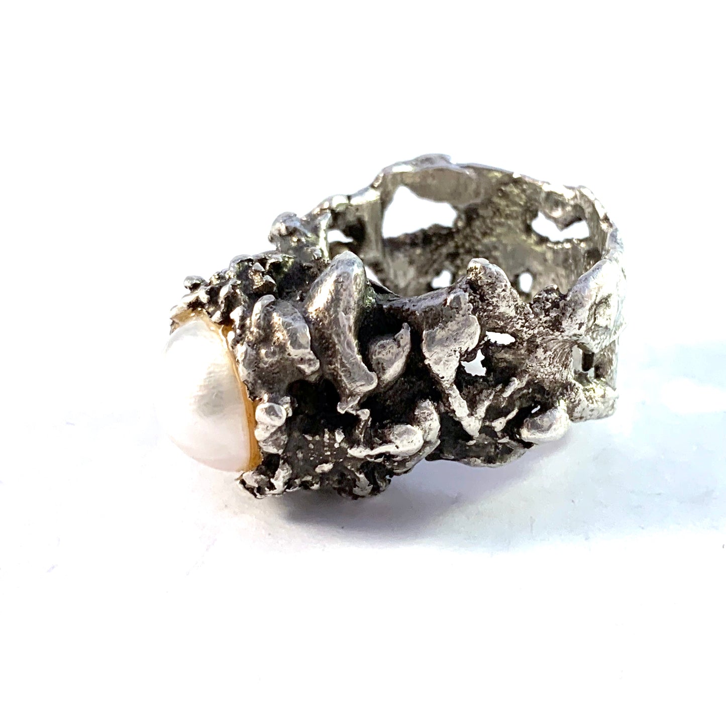 Japan 1970s Massive 28.6gram Sterling Silver Mabe Pearl Brutalist Ring. Signed.