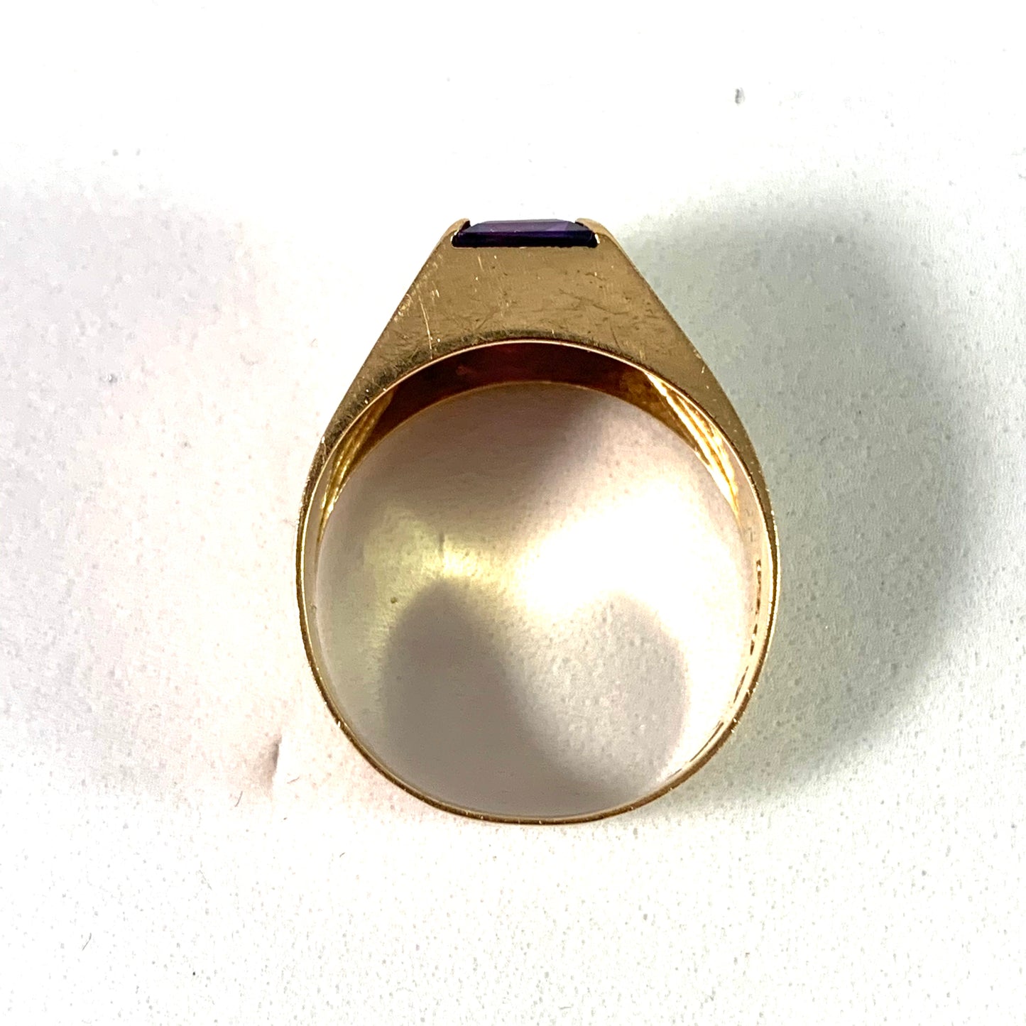 Johan Pettersson, Sweden 1962, 18k Gold Amethyst Ring.