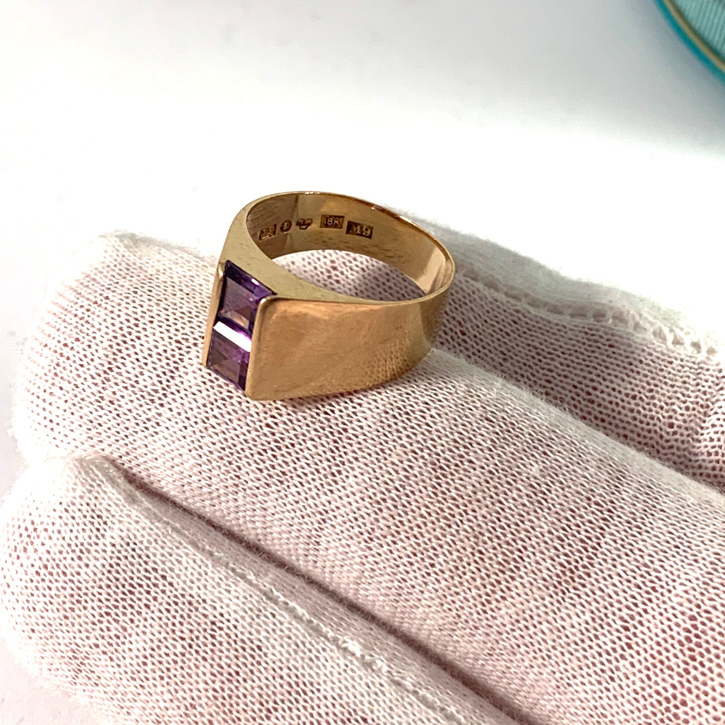 Johan Pettersson, Sweden 1962, 18k Gold Amethyst Ring.