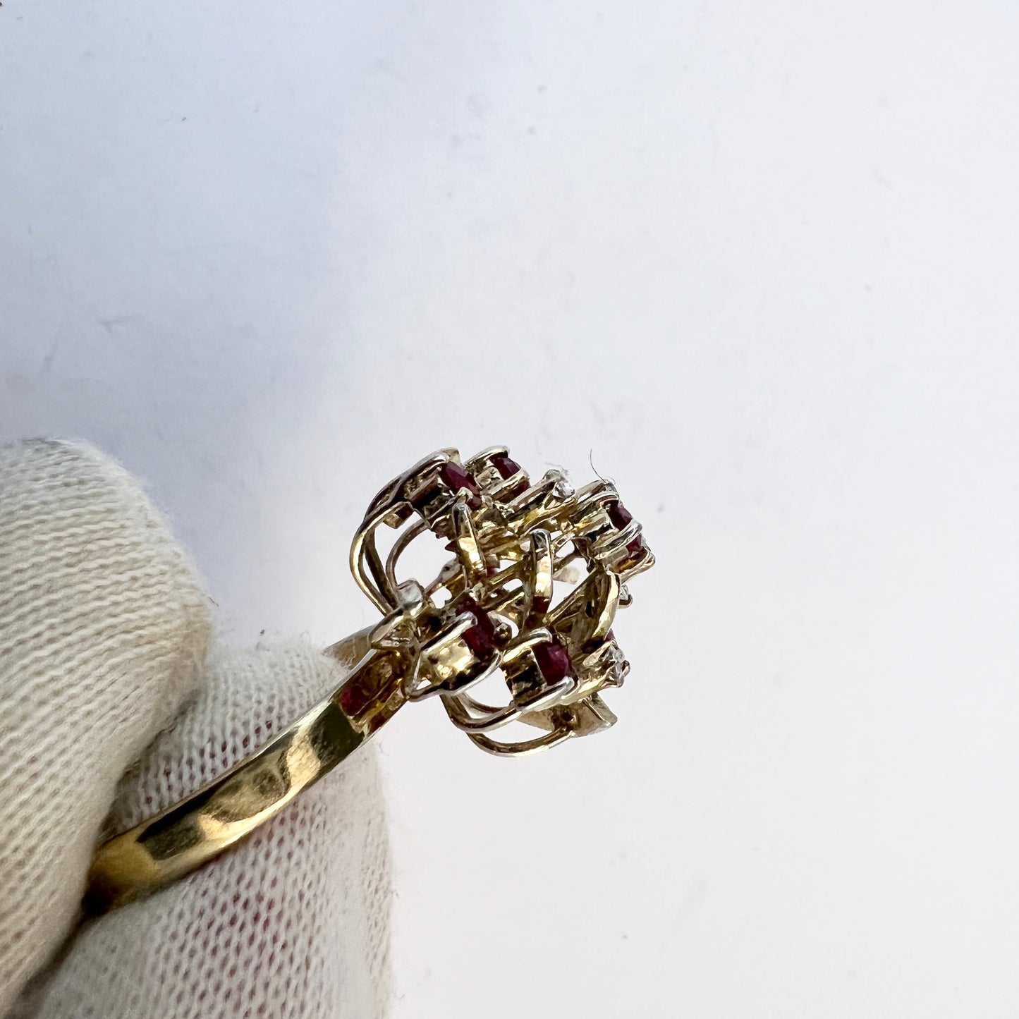 Vintage 8k Gold Synthetic Sapphire Cluster Ring