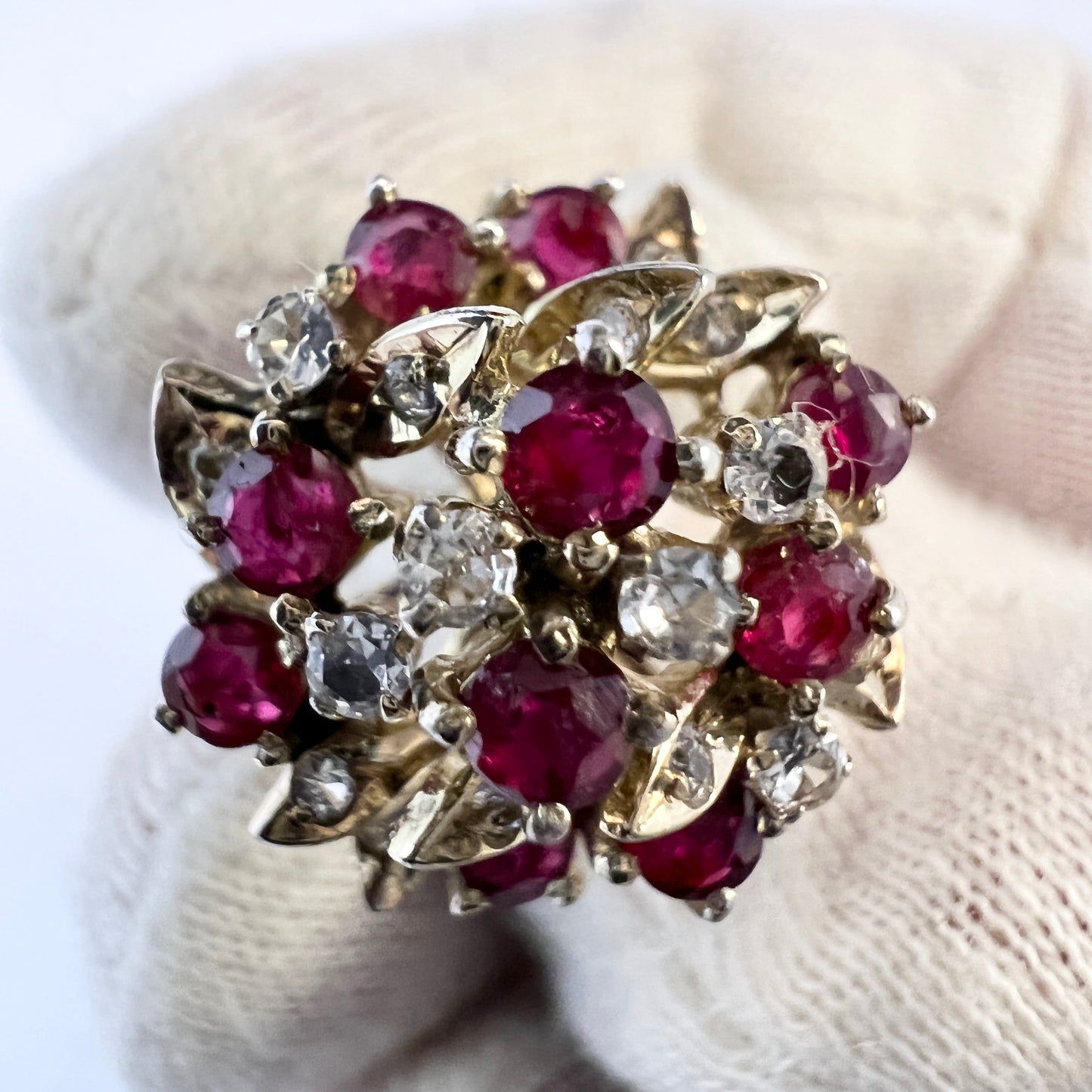 Vintage 8k Gold Synthetic Sapphire Cluster Ring
