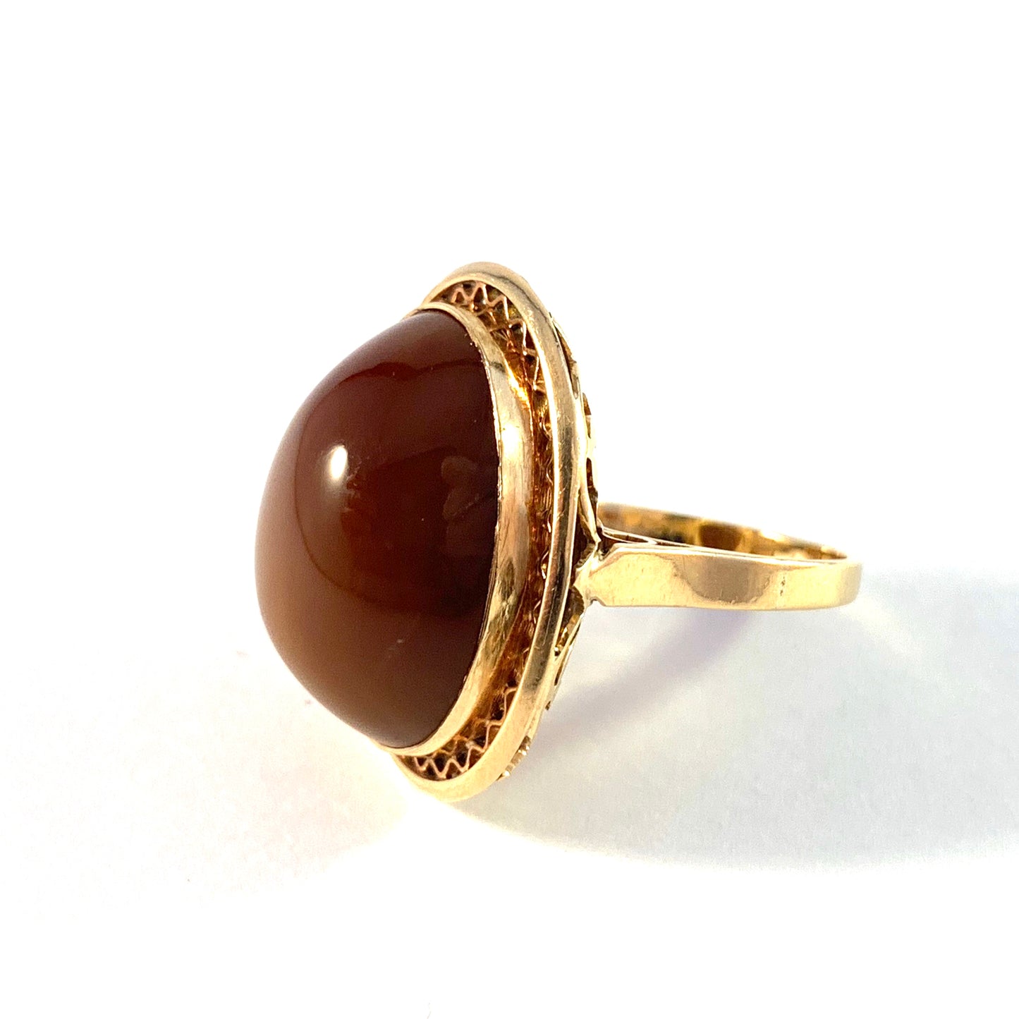 Vintage Mid Century 18k Gold Agate Cocktail Ring.
