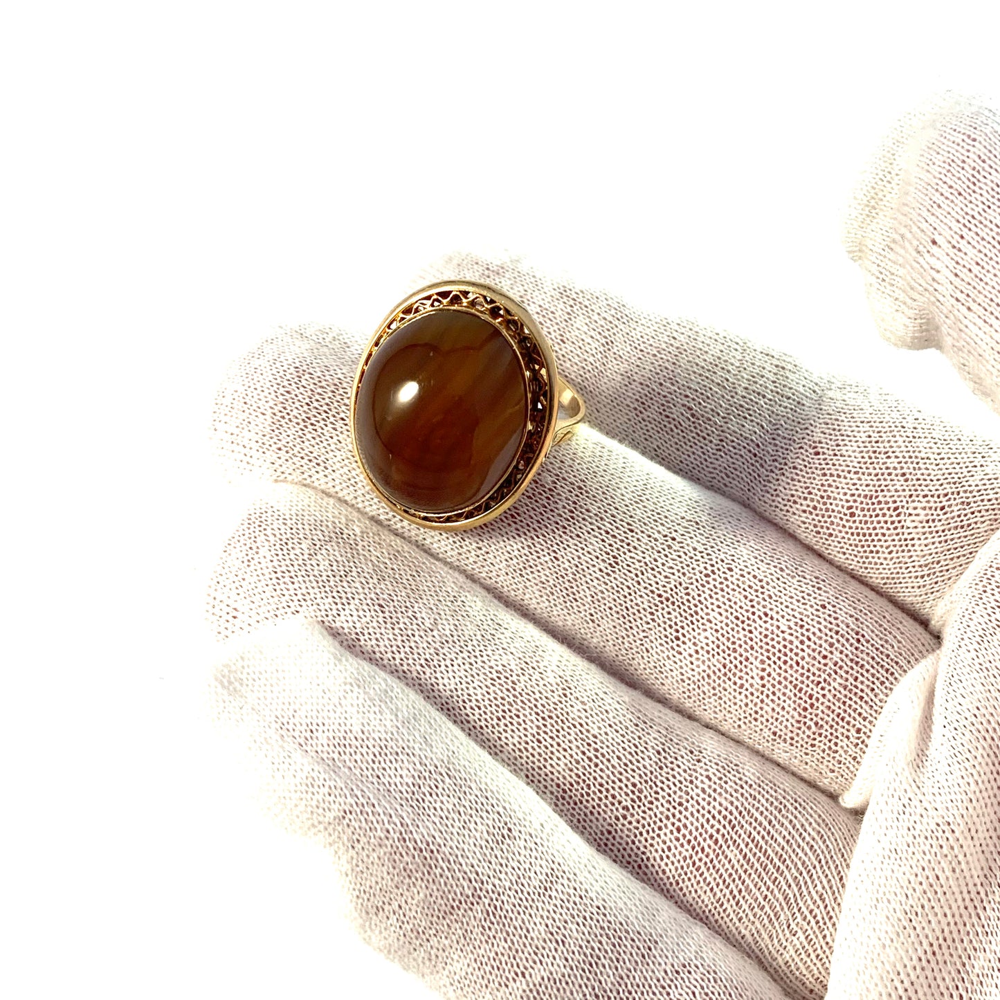 Vintage Mid Century 18k Gold Agate Cocktail Ring.
