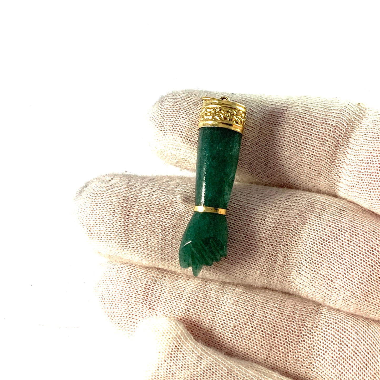 Vintage 18k Gold Carved Jade Figa Pendant.