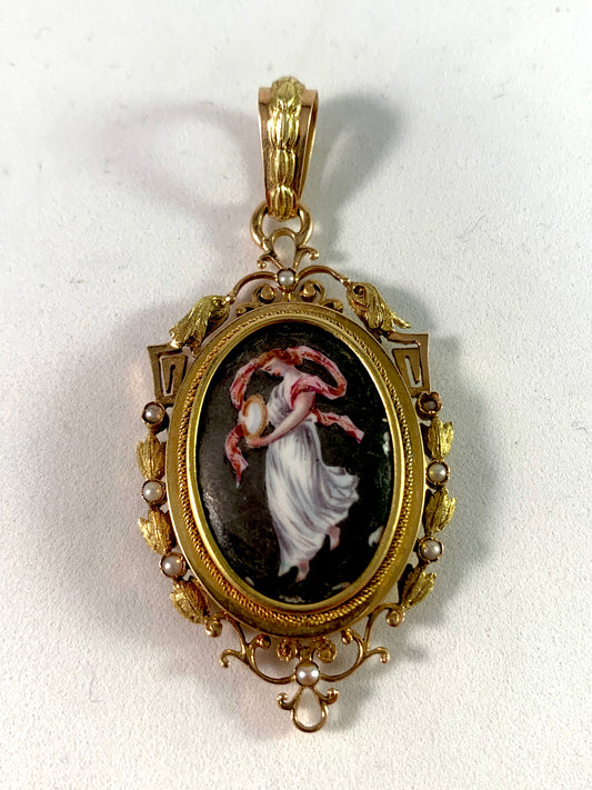 Möllenborg, Stockholm year 1869, Victorian 18k Gold Locket Pendant.