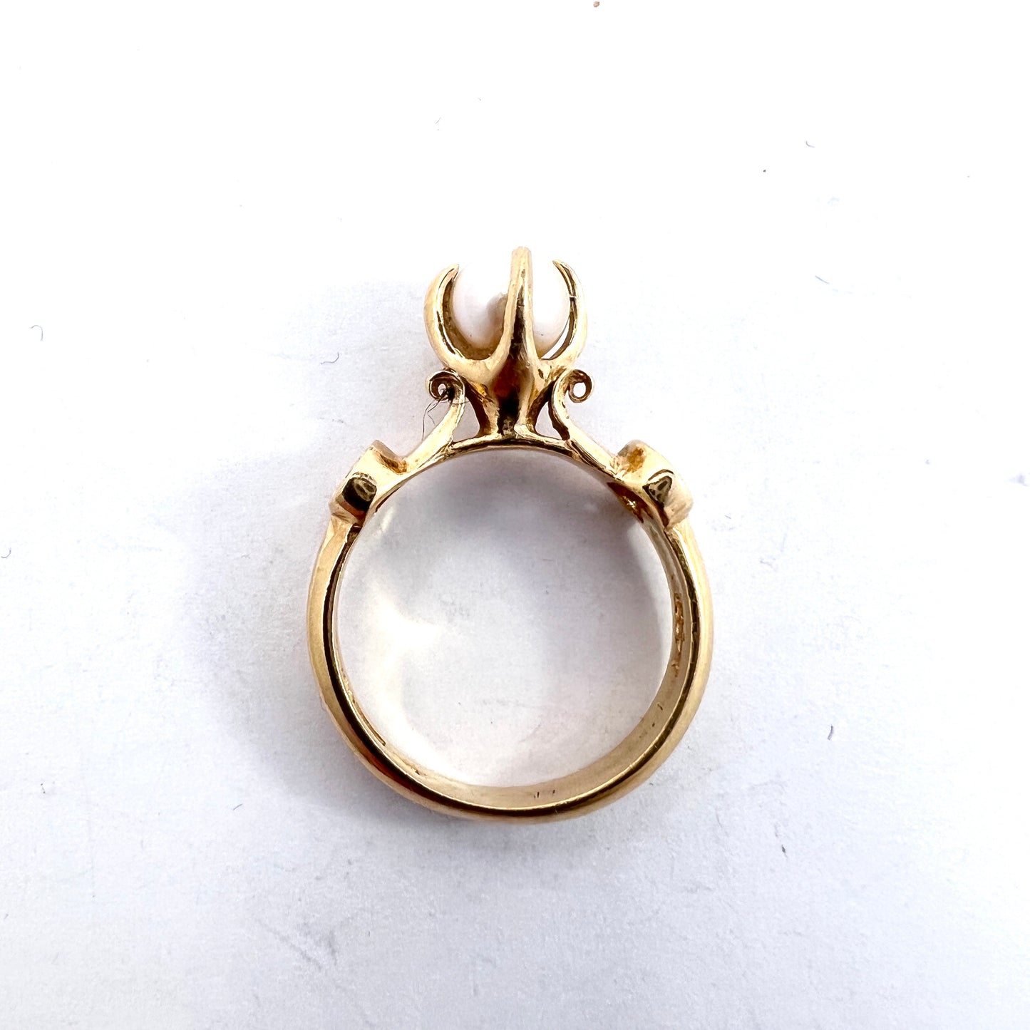 Bengt Hallberg, Sweden Vintage Viking Copy 18k Gold Cultured Pearl Ring.