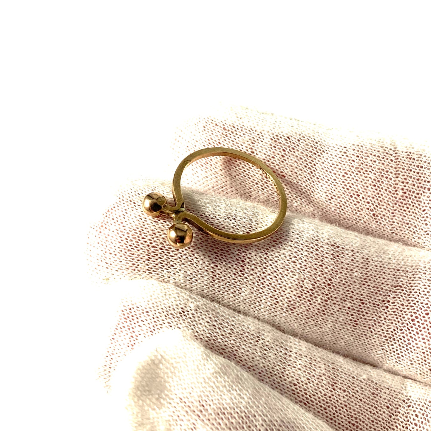 Theresia Hvorslev, Sweden. Vintage 18k Gold Stack Ring. "The Tale Of The Ring"