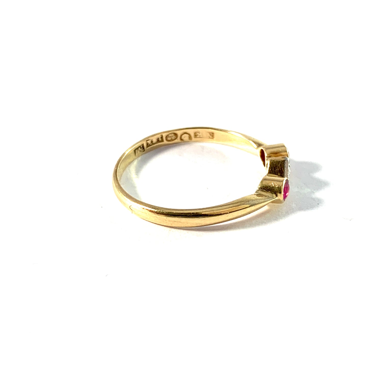 Nordiska Kompaniet, Stockholm 1915. Antique 18k Gold Diamond Sapphire Ring.