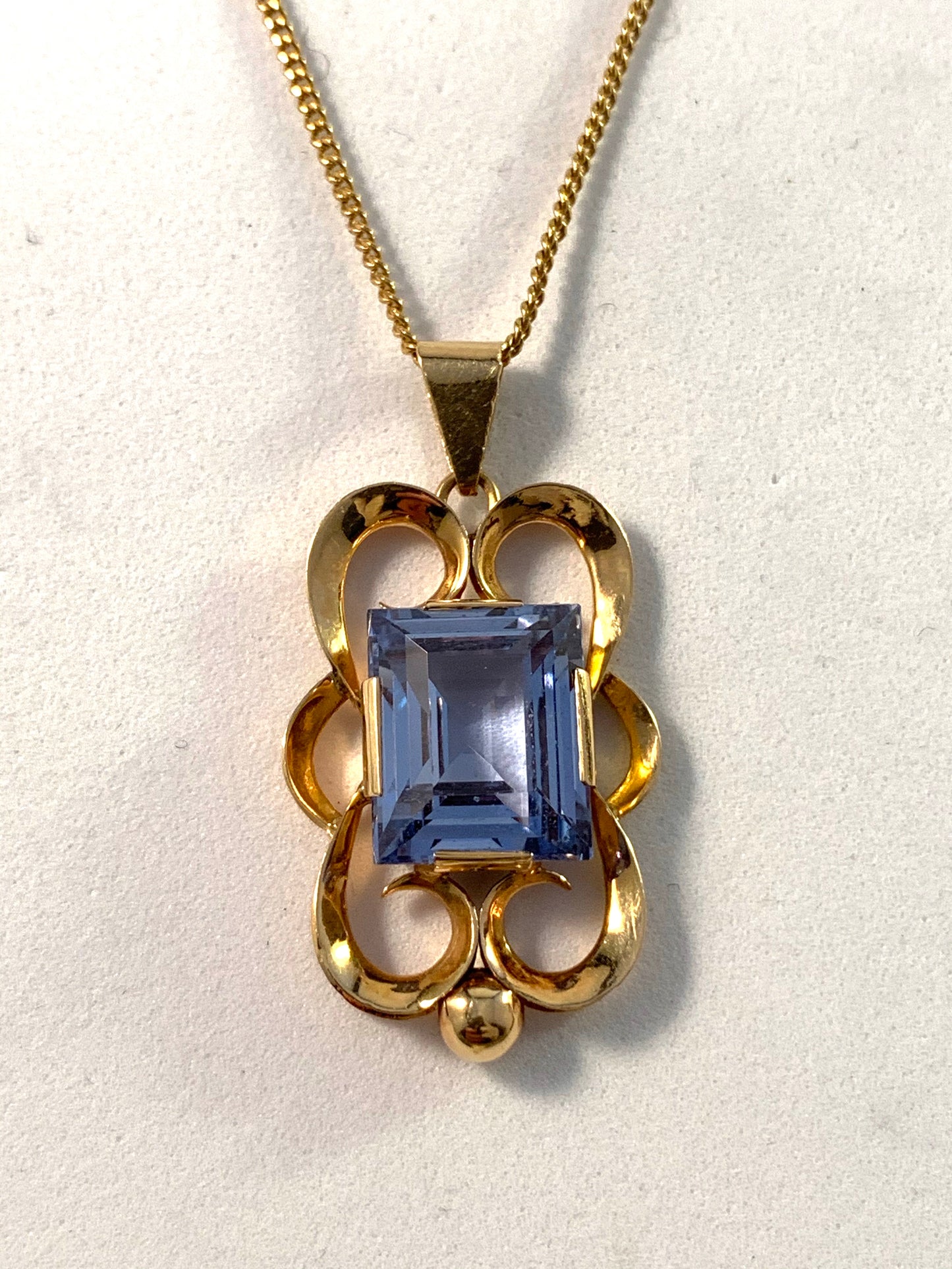 Stockholm 1954, Boxed 18k Gold Spinel Necklace.