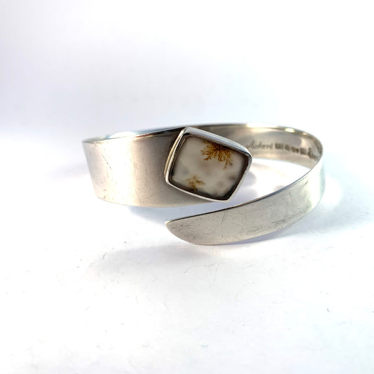 Acke R Tötterman, Sweden 1961. Sterling Silver Agate Bangle Arm Bracelet. Signed