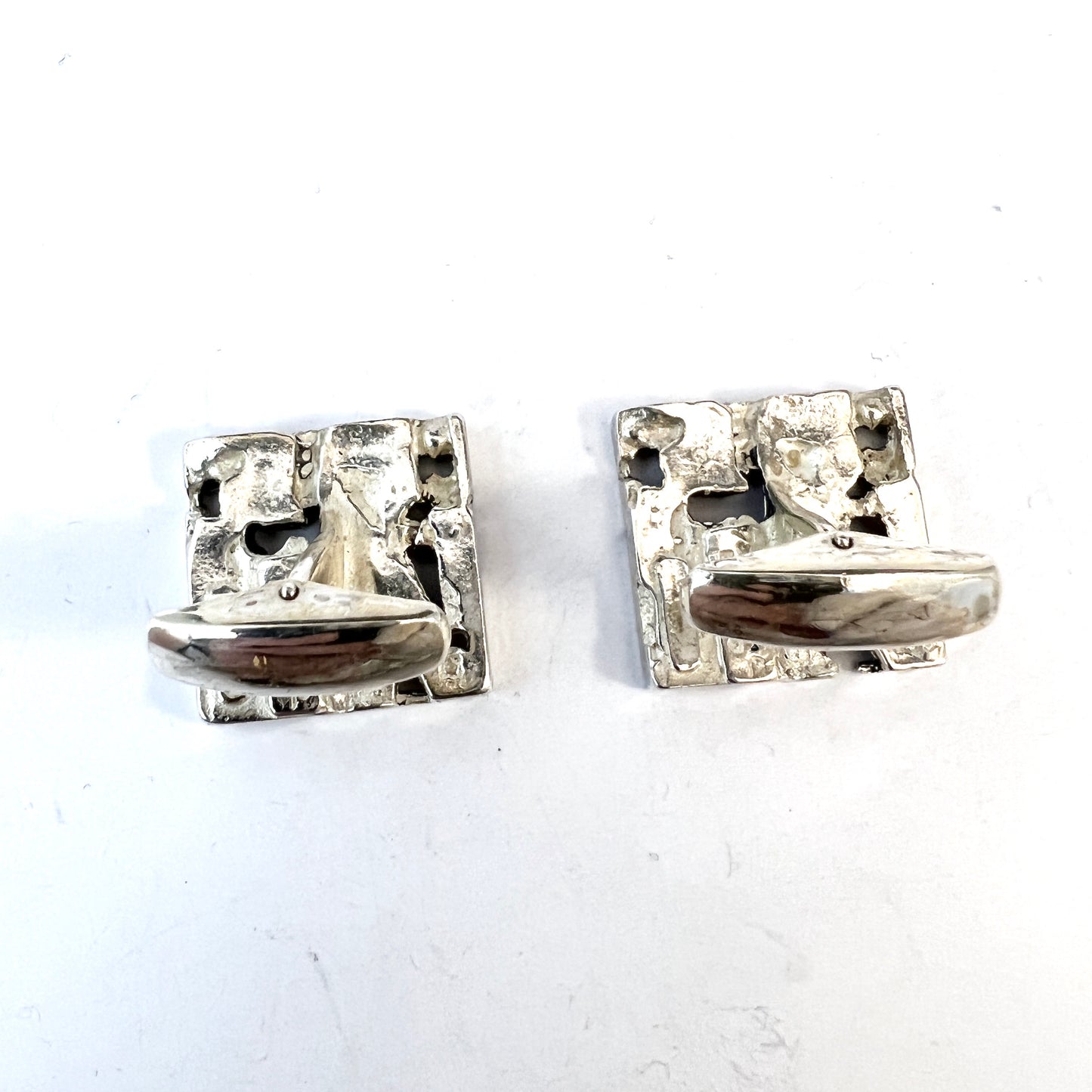 Jorma Laine for Turun Hopea Finland 1974 Large Solid Silver Cufflinks. Signed.