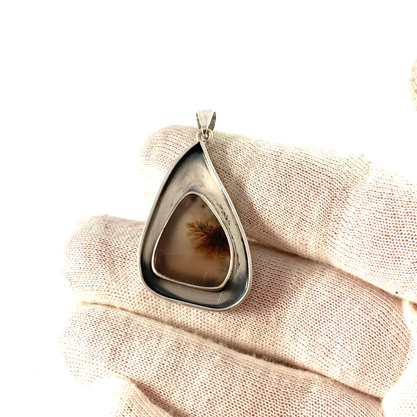 Acke R Tötterman, Sweden 1961. Sterling Silver Agate Pendant. Signed.