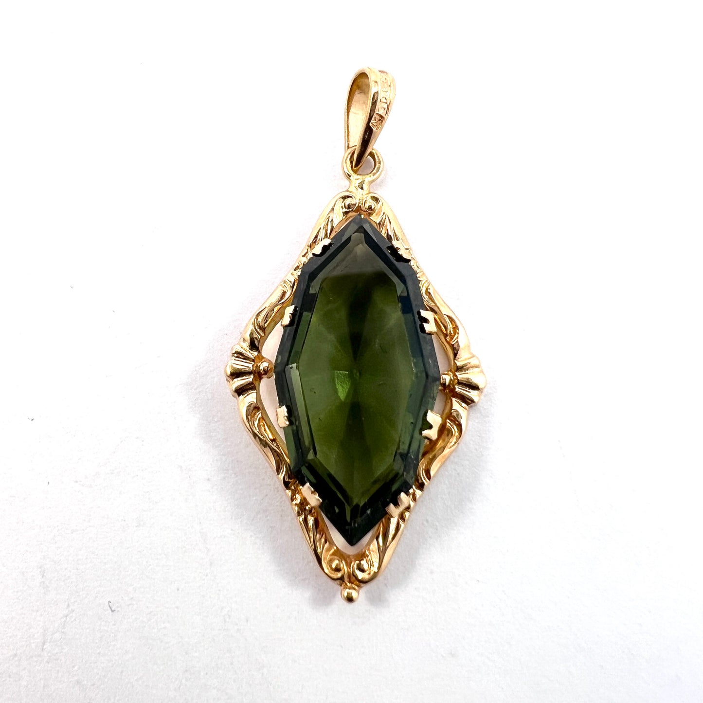 G Dahlgren, Sweden 1937. Art Deco 18k Gold Dark Forest Green Paste Pendant.