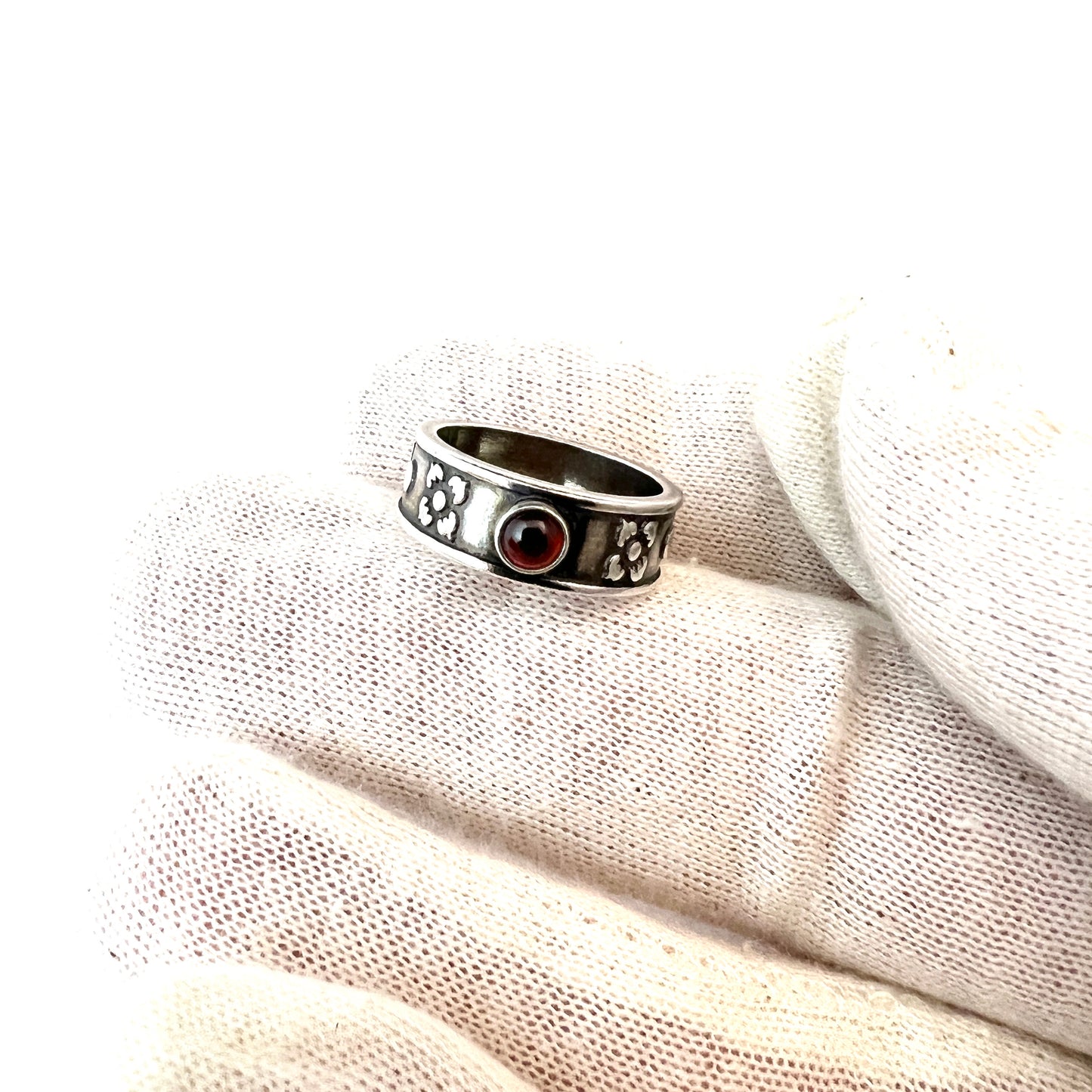 Kalevala Koru, Finland 2003. Sterling Silver Garnet Ring.