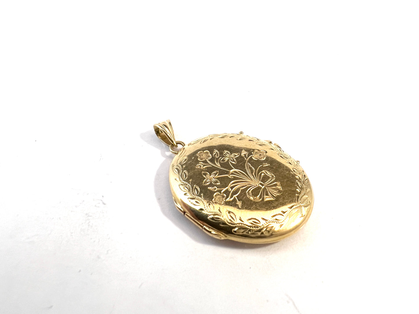 G Dahlgren, Sweden c 1940s. Vintage 18k Gold Locket Pendant.