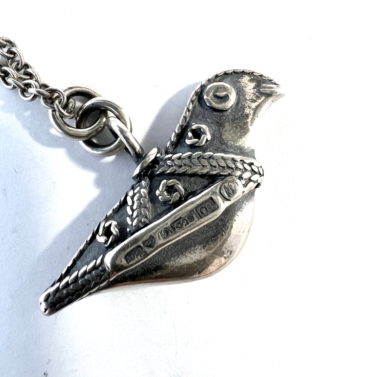 Kalevala Koru, Finland 1993. Vintage Sterling Silver Bird Pendant Long Chain Necklace.